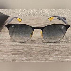 Ray-Ban Scuderia Ferrari Sunglasses New In Case MSRP $311